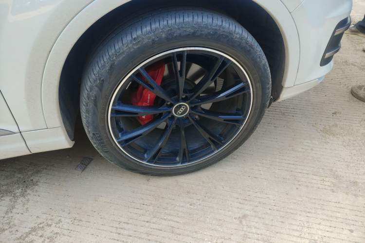 Used Audi Q7 2018 40 TFSI Comfort Model