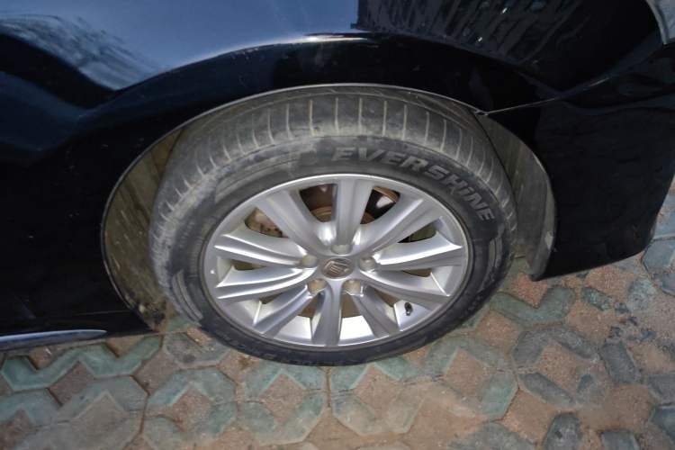 Used Toyota Crown 2012 2.5L Royal Leather Edition
