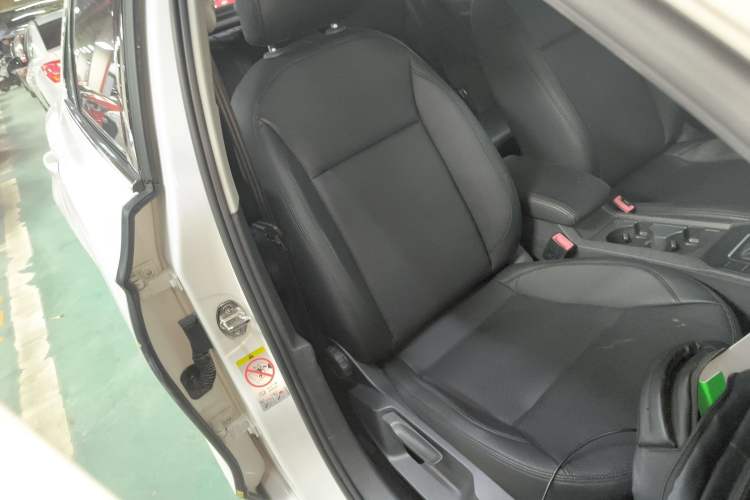 Used Volkswagen Lamando 2015 230TSI DSG Fashion Edition
