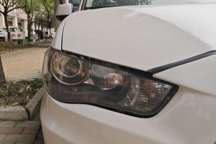 Used Mitsubishi Outlander 2010 Kijang 2.0 Sport Edition Right Front Headlight