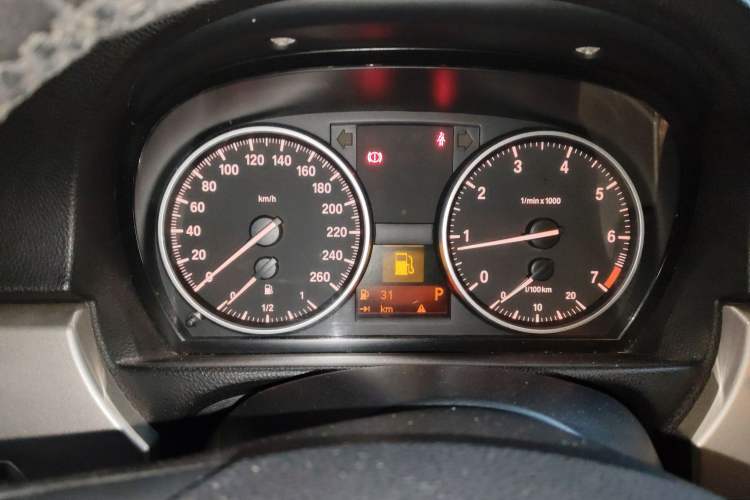 Used BMW 3 Series 2010 320i Luxury Model Instrument Cluster