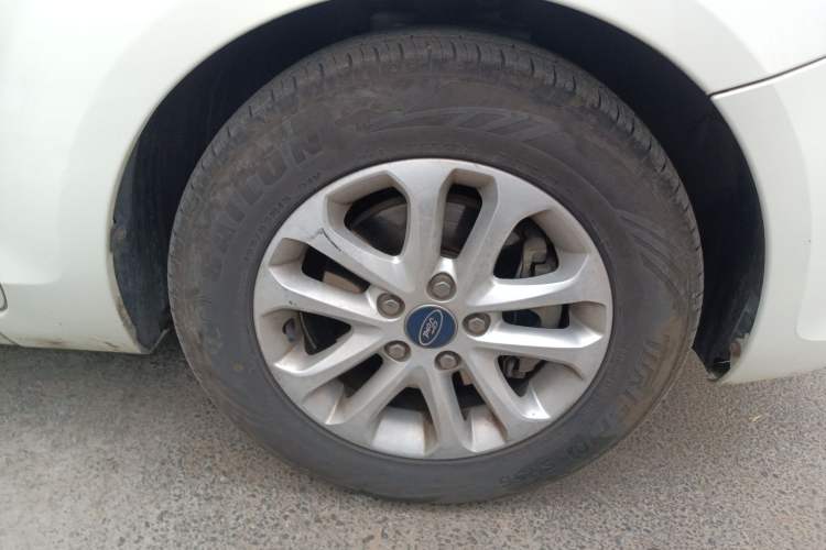 Used Ford Focus 2013 Hatchback Classic 1.8L Automatic Base Model