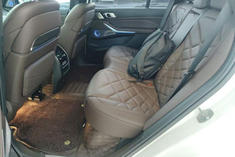 Used BMW X5 2022 xDrive 40Li Luxury Edition M Sport Package Left Rear Seat