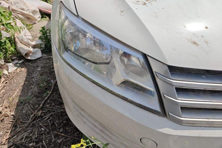 Used Volkswagen Santana 2015 1.6L Manual Fashion Edition Right Front Headlight