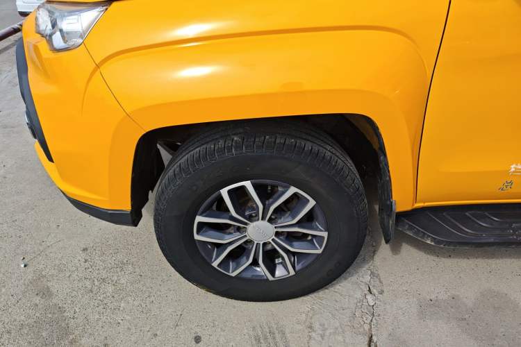 Used JMC Yuhu EV 2022 4x2 LX JX1032PSEF5BEV Exterior 4