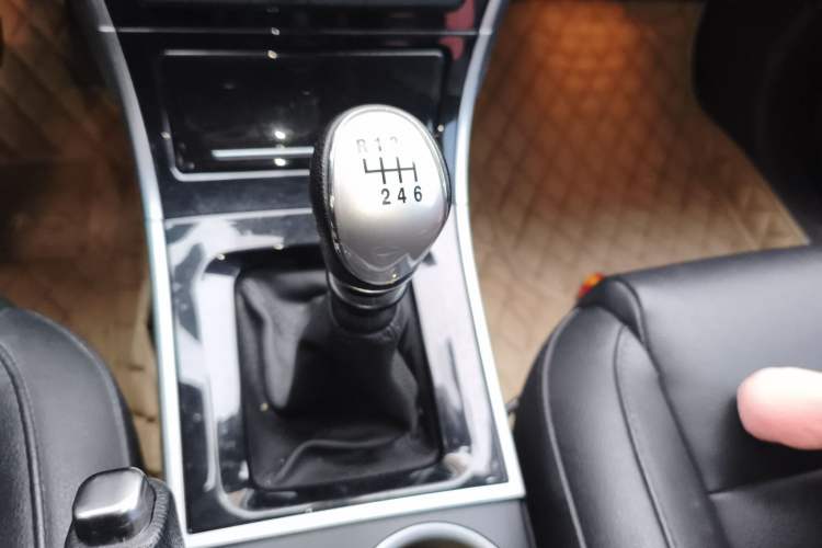 Used Haval H2 2016 Red Label 1.5T Manual Two-Wheel Drive Urban Edition