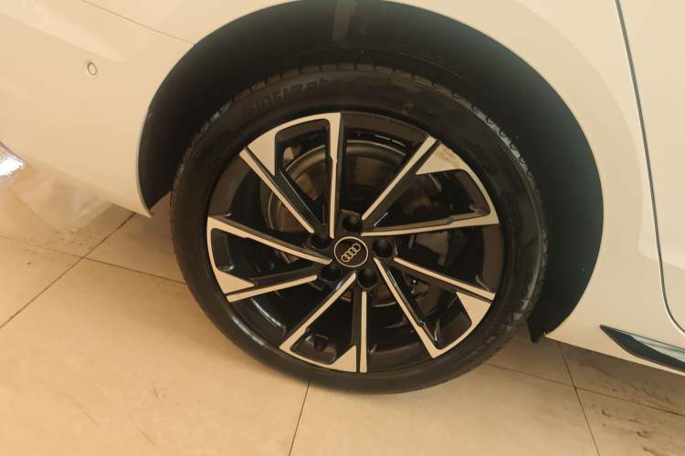 Used Audi A4L 2022 40 TFSI Luxury Dynamic Model
