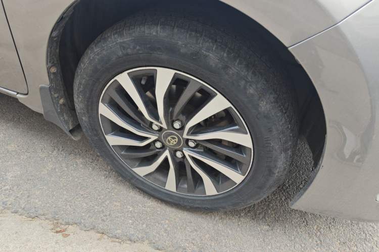 Used Toyota Corolla 2016 Dual-Engine 1.8L E-CVT Elite Edition