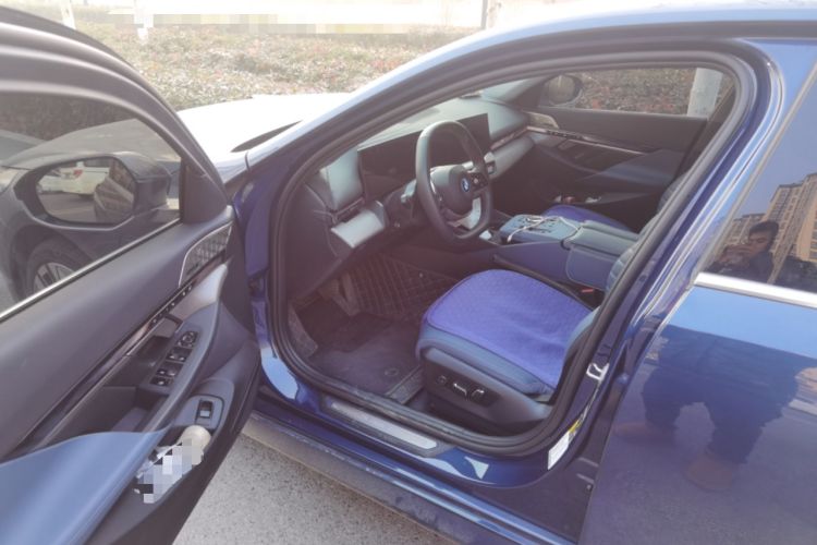 Used BMW i5 2024 eDrive 35L Prestige Luxury Package Driver Seat