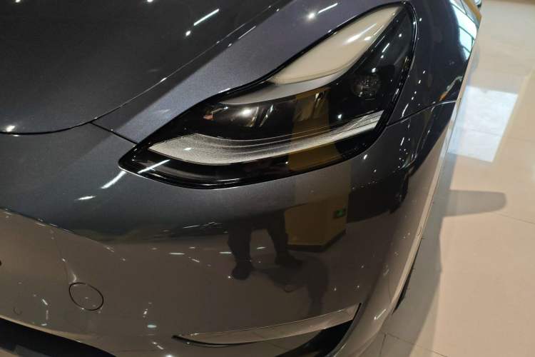 Used Tesla Model Y 2022 Long-Range All-Wheel-Drive Version