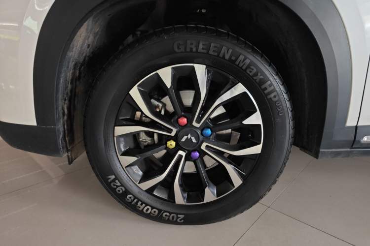 Used Wuling Alvez 2022 1.5L Manual Comfort Version Exterior 4