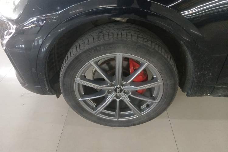 Used Audi Q5L 2022 40T Luxury Dynamic Model Left Front Wheel Hub