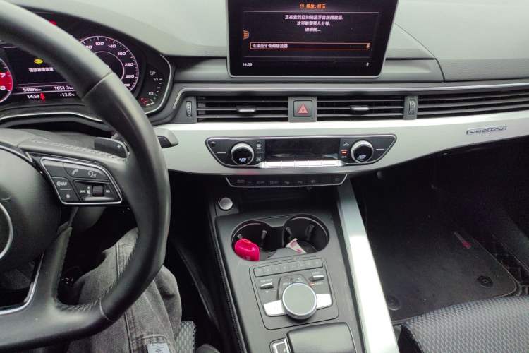 Used Audi A4L 2019 45 TFSI quattro Sport model China VI standard