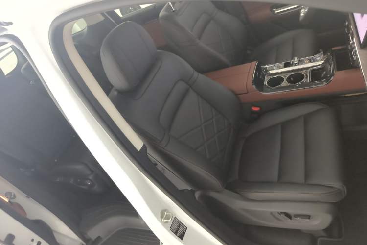 Used GAC Trumpchi E8 New Energy 2024 150km Dragon Roar Starry Night+