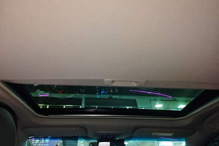 Used Toyota Camry 2023 2.0G Luxury Edition
