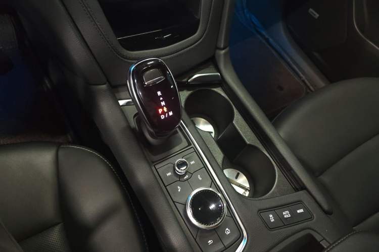 Used Cadillac XT6 2021 2.0T Six-Seater Four-Wheel-Drive Luxury Version
