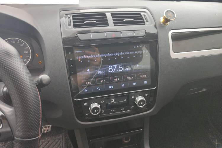 Used Yema T70 2016 Upgraded Model 1.5T Manual Luxury Version
