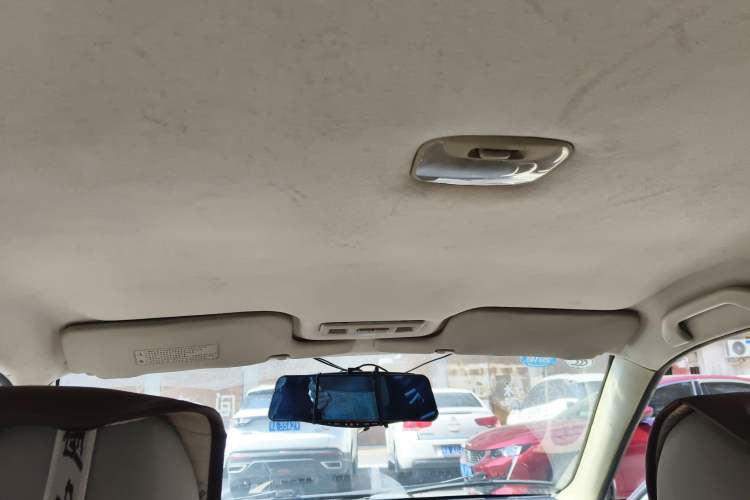 Used Soueast V3 Lingyue 2014 1.5L Manual Entry-Level Version Headliner