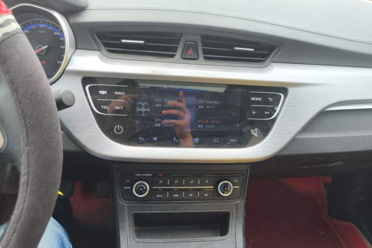 Used Geely Auto Vision 2019 Upgraded Model 1.5L Manual Luxury Version China VI Standard Audio And AC Panel