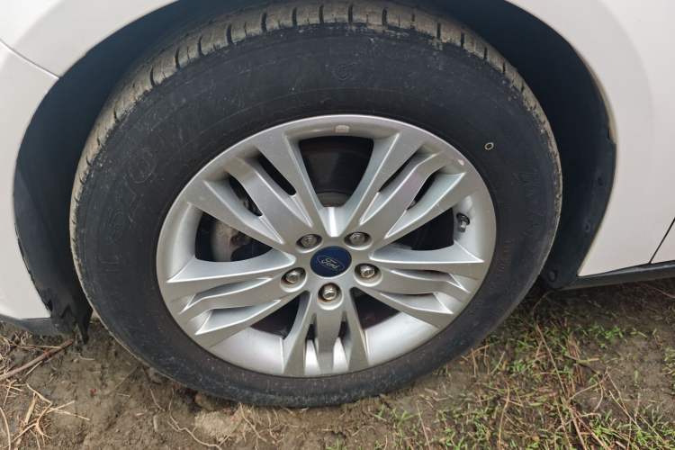 Used Ford Focus 2012 Sedan 1.6L Manual Comfort Model