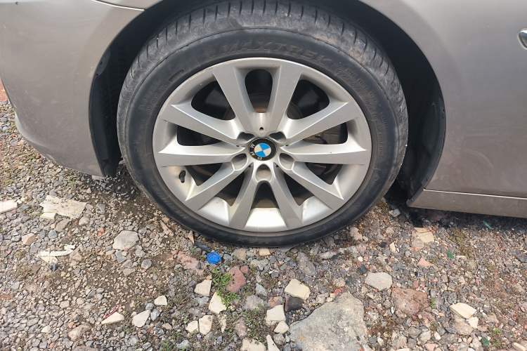 Used BMW 5 Series 2014 528Li Leading Model Exterior 4