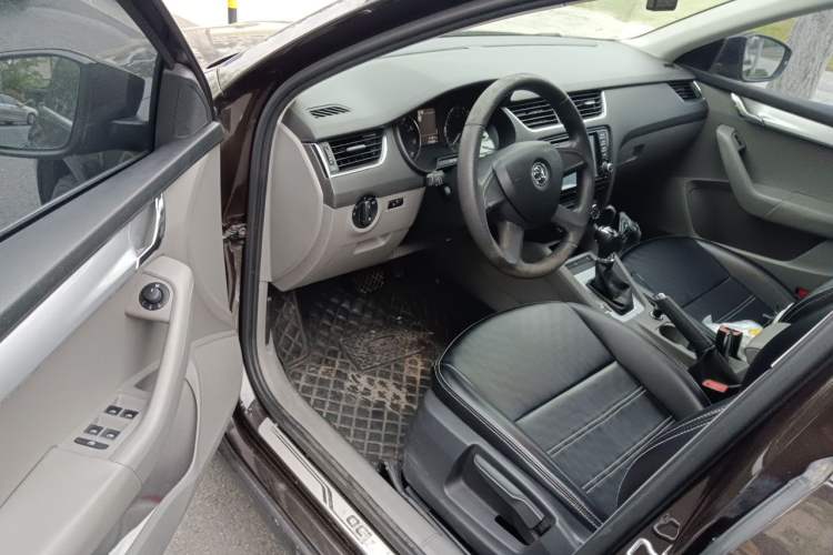 Used Skoda Octavia 2015 1.6L Automatic Yijie Edition
