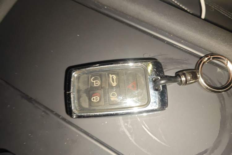 Used Land Rover Discovery 2023 Revised Version 360 PS R-Dynamic S