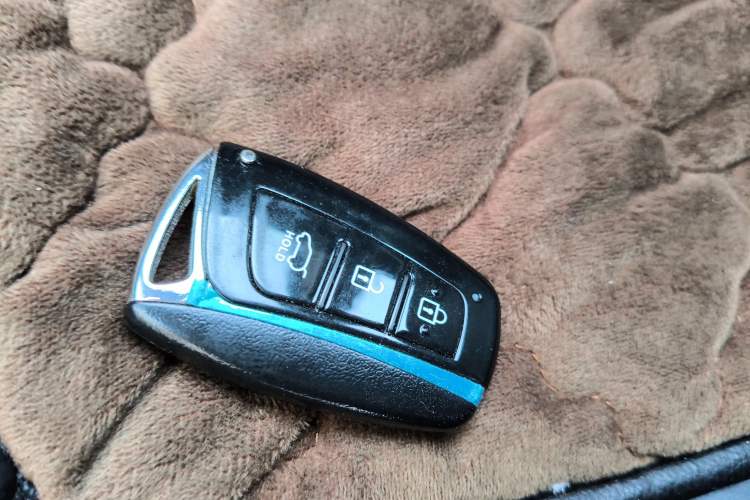 Used Hyundai Santa Fe 2013 2.4L Automatic Two-Wheel Drive Smart Version
