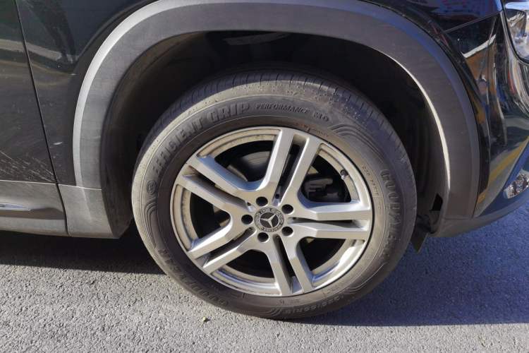 Used Mercedes-Benz GLB 2023 GLB 200 Dynamic Edition Right Front Wheel Hub