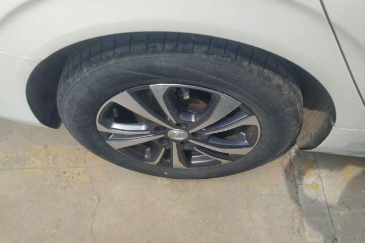 Used CHANGAN Eado 2023 Changan Edition PLUS Blue Whale NE 1.4T GDI DCT Prestige Version Exterior 5