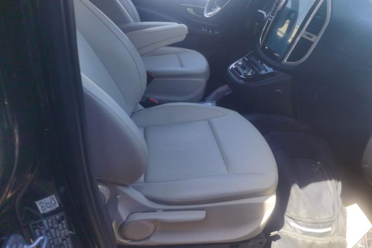 Used Mercedes-Benz Vito 2020 2.0T Business Version 7 Seats