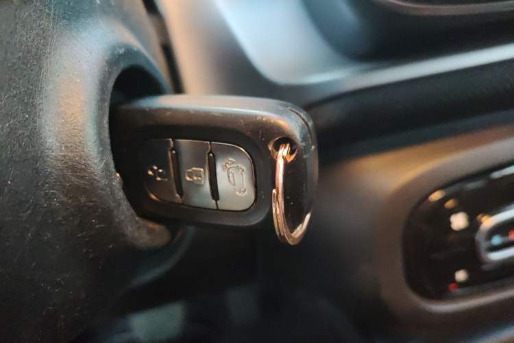 Used smart forfour 2016 1.0L 52 kW Passion Edition Vehicle Key