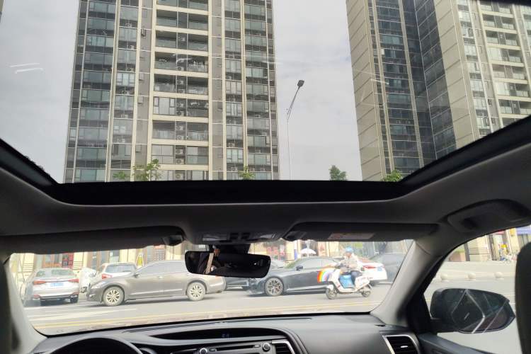 Used Toyota Highlander 2018 2.0T Four-Wheel Drive Luxury Edition 7 Seats China V Emission Standard
