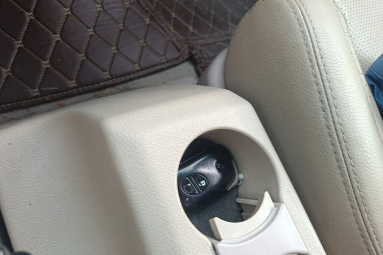 Used BYD S6 2014 2.0L Manual Luxury 5-Seater