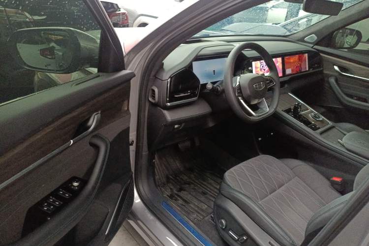 Used Geely Auto Monjaro L 2025 Dongfang Yao 2.0TD Automatic Lanxing Edition
