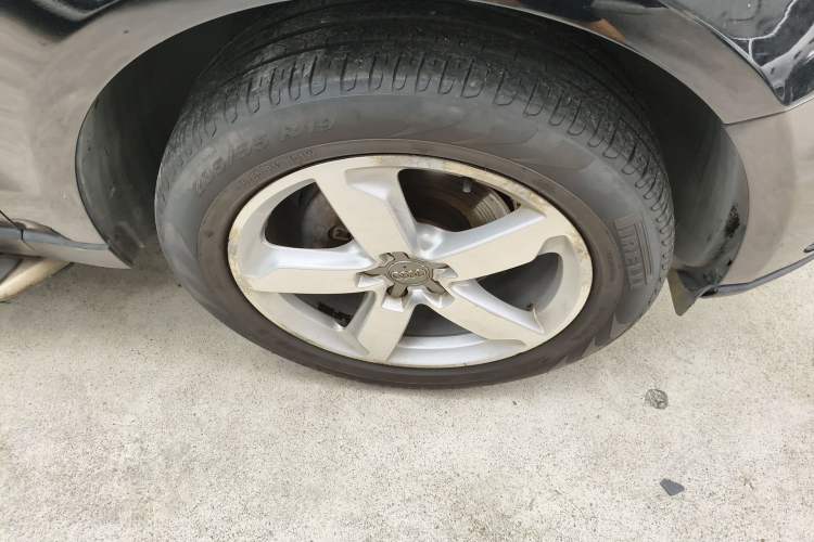 Used Audi Q5 2013 40 TFSI Technology Edition Right Front Wheel Hub