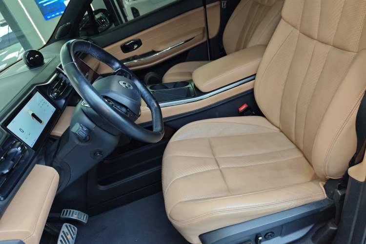 Used Nio ES8 2020 580 km Range Signature Edition Six-Seater Version Left Front Seat