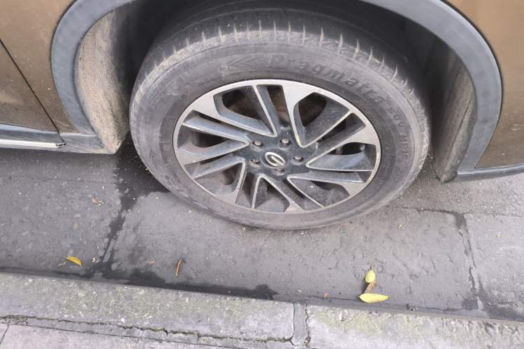 Used GAC Trumpchi GS4 2015 200T Manual Elite Edition Right Front Wheel Hub