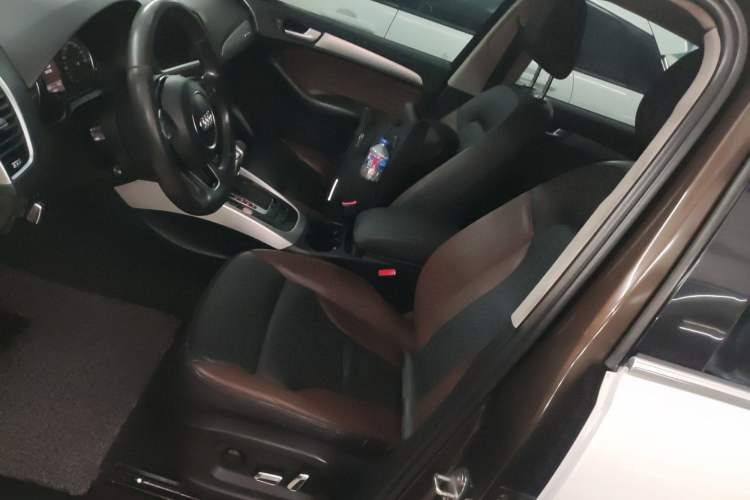 Used Audi Q5 2017 Plus 40 TFSI Technology Model
