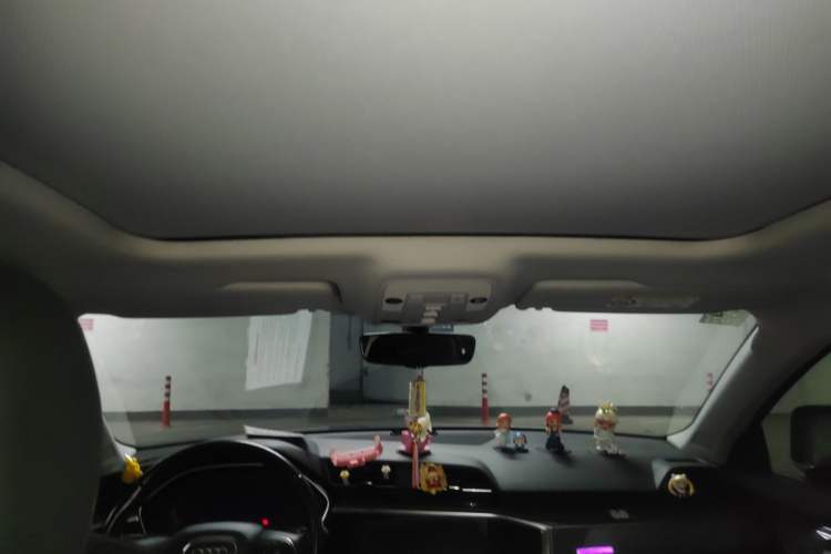 Used Audi Q3 2019 40 TFSI Fashion Dynamic Model Headliner