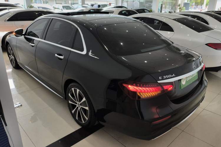 Used Mercedes-Benz E-Class New Energy 2022 Restyled E 350 e L Plug-in Hybrid Sports Sedan Rear Left 45 Deg