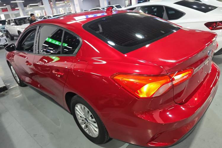 Used Ford Focus 2019 Sedan EcoBoost 180 Automatic Trend Edition
