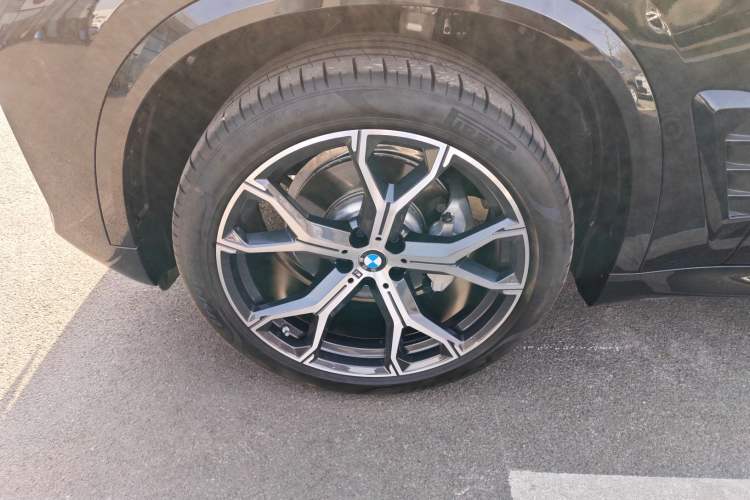 Used BMW X5 2025 Model, xDrive 30Li Prestige M Sport Night Package
