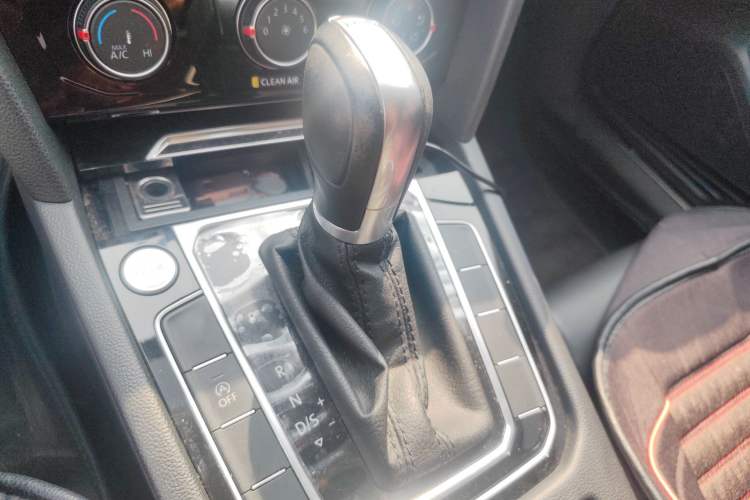 Used Volkswagen Magotan 2019 330TSI DSG Leading Edition China V Standard