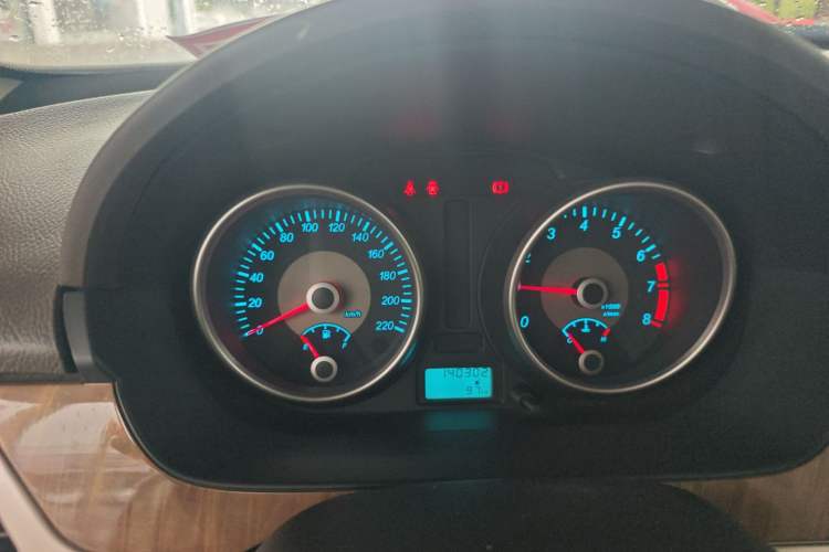Used Buick Excelle 2015 1.5L Manual Classic Trim Instrument Cluster