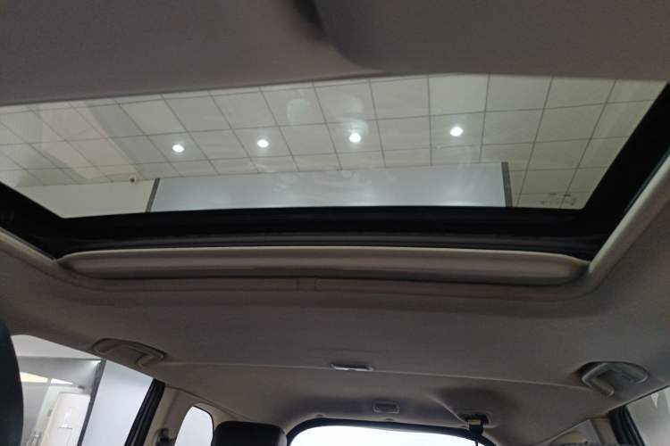 Used Mitsubishi Outlander 2019 2.0L Two-Wheel Drive Comfort Edition 7-Seater China VI Standard