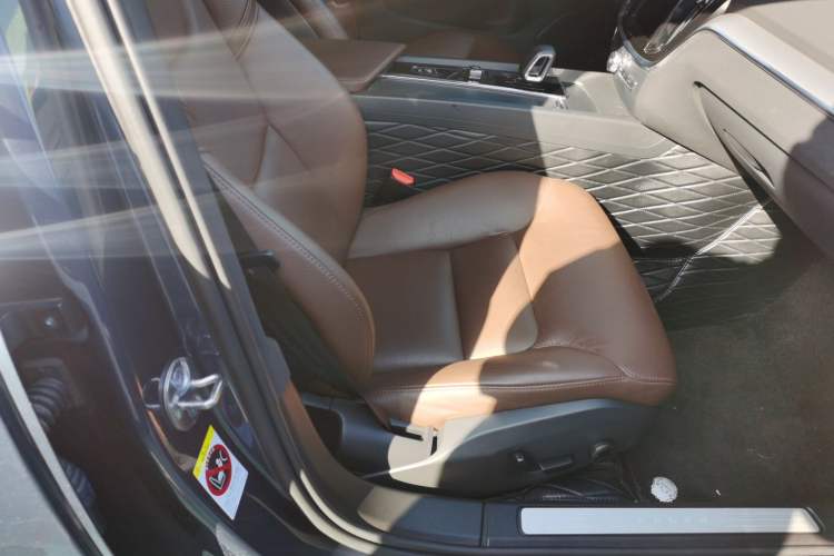 Used Volvo S60 2023 B4 Zhiyi Luxury Edition