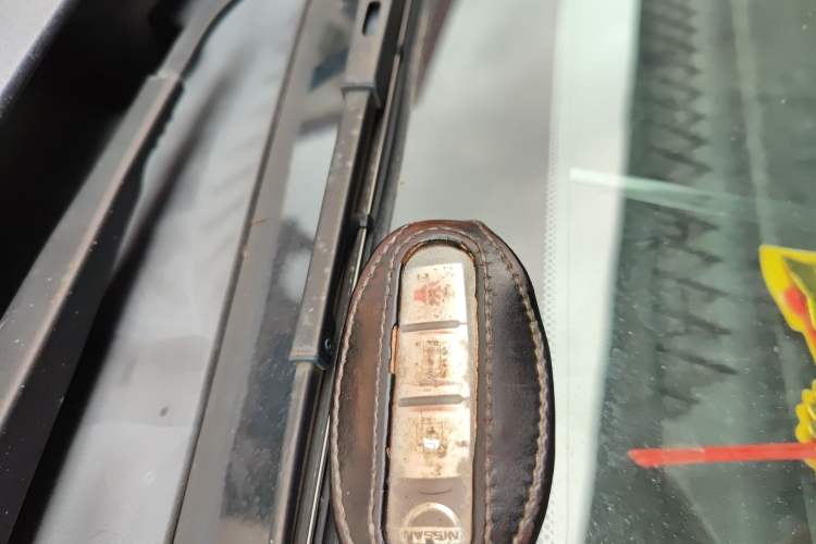 Used Nissan Tiida 2013 1.6L CVT Cool Cafe Edition
