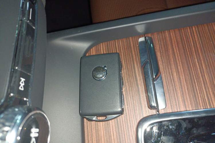 Used Volvo XC60 New Energy 2025 Plug-in Hybrid Long-Range All-Wheel Drive Smart Luxury Edition