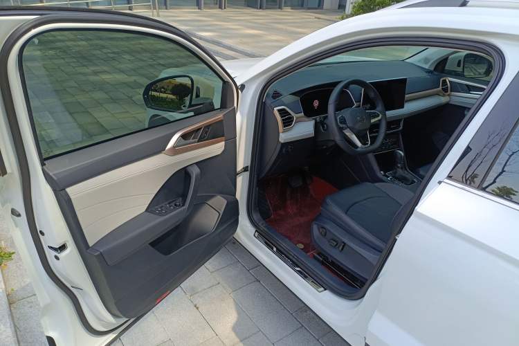 Used Volkswagen Tharu 2024 300TSI Two-Wheel-Drive Full Moon Edition Driver Seat